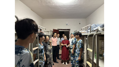 暖心护航初成长，文明宿舍伴我行——经管学院开展2025级新生宿舍晚间查寝